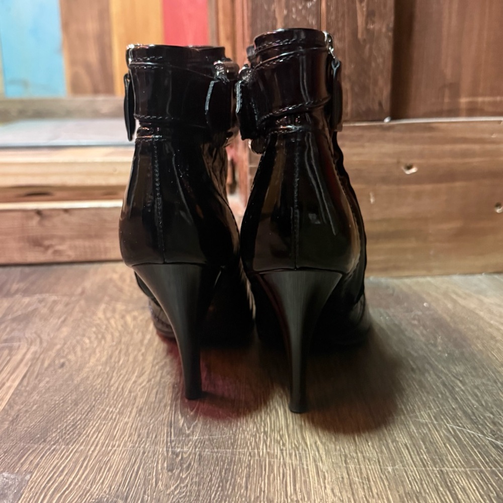 🔥 Burberry Black Patent Leather Quilted Ankle Boots Size 38.5 – Made in Italy 🔥 - Picture 5 of 10